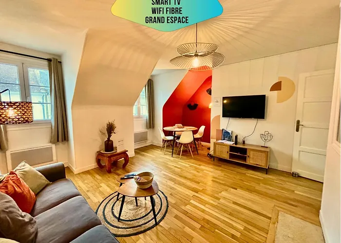 Le Corneille - Ideal Pros & Couples - Centre Historique - Chateau 5Min - Gare 10Min - Au Calme - Fibre