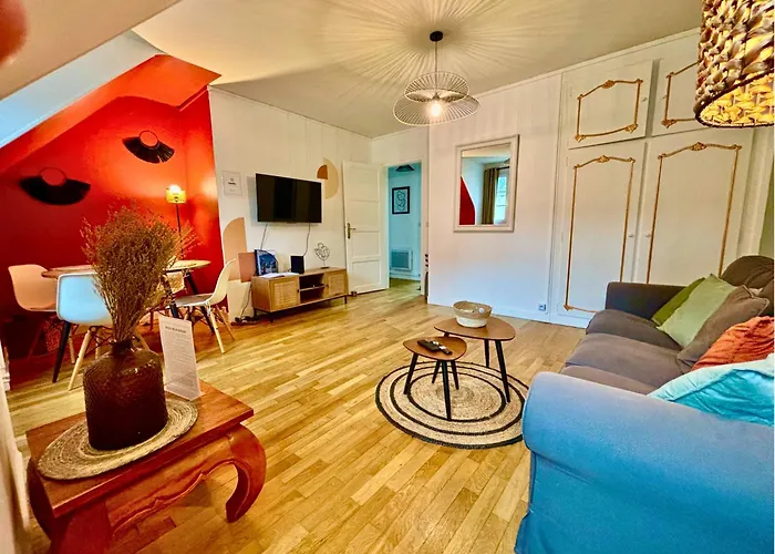 Le Corneille - Ideal Pros & Couples - Centre Historique - Chateau 5Min - Gare 10Min - Au Calme - Fibre